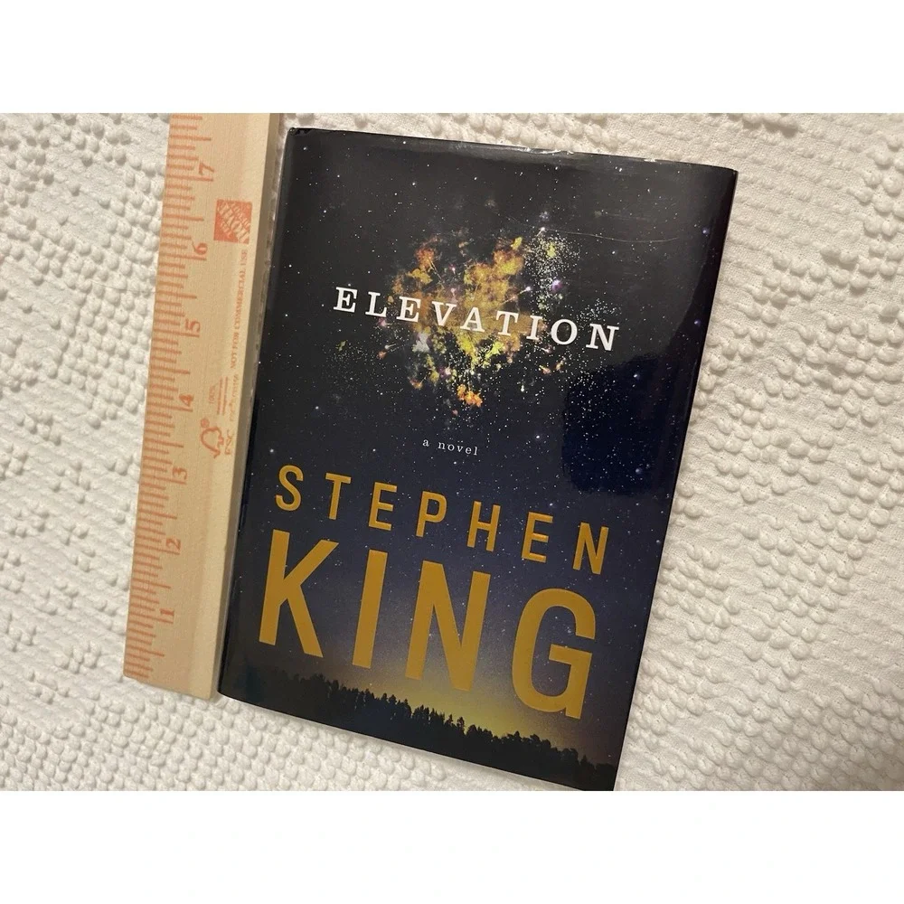 Elevation by Stephen King. 2018.